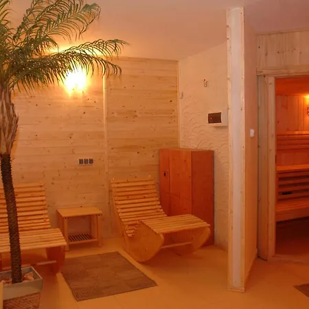 Etna - W Centrum 3*